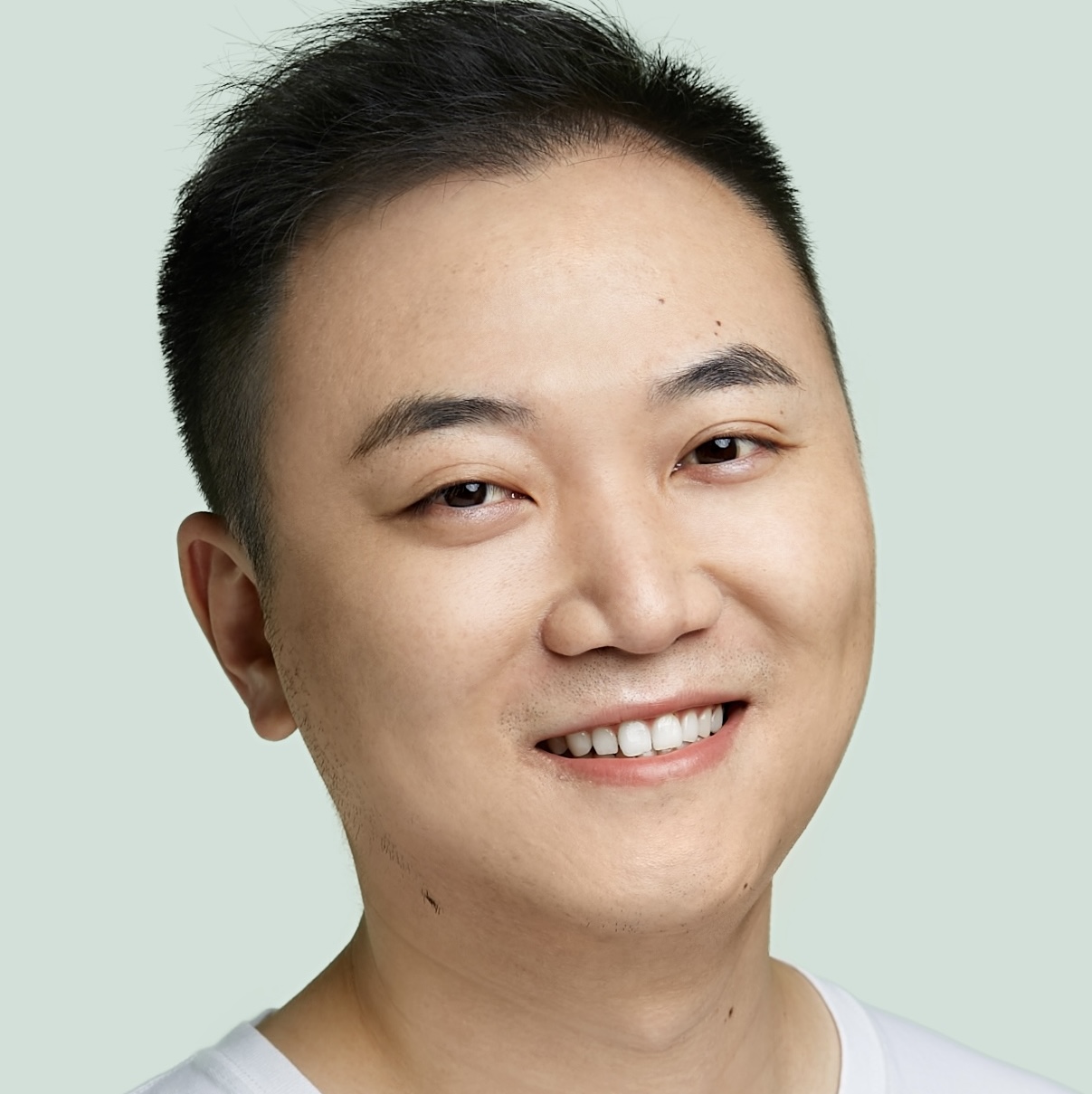 Yanpei Cao